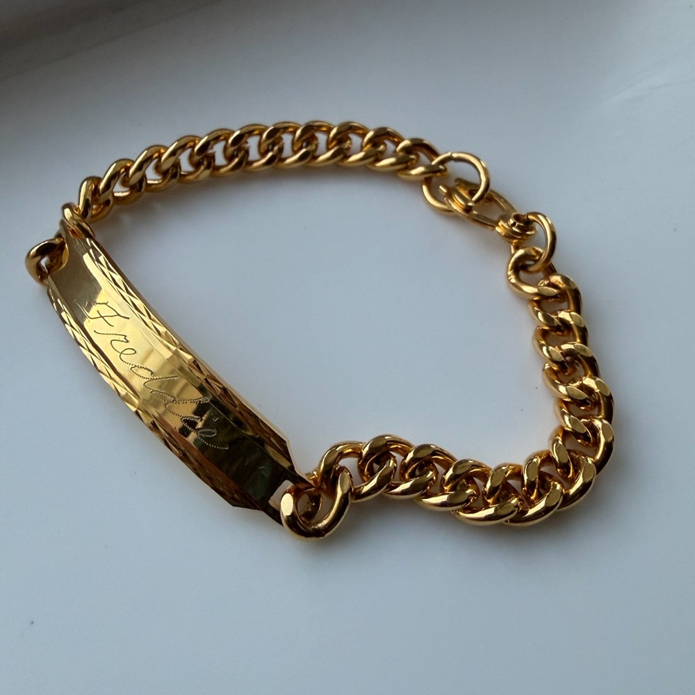 JAPAN signed Engraved "FREDDIE" ID Gold Tone 6.5" Bracelet 11grams Total Weight